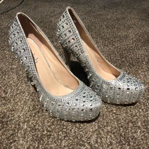 Deb heels